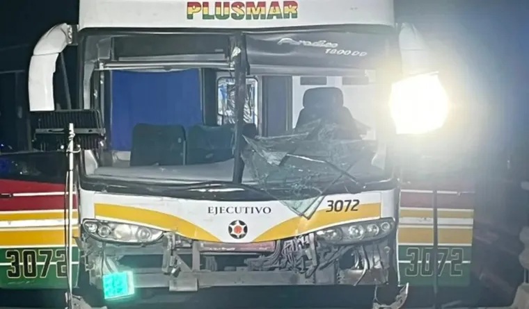 Chocaron tres colectivos en el que viajaban hinchas de Estudiantes a Santiago