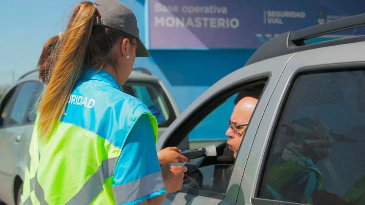 Lanzan una línea de WhatsApp para denunciar conductas peligrosas al volante