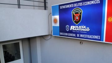 Los “pescaron” operando con tarjetas ajenas y les secuestraron 46 de débito más dinero