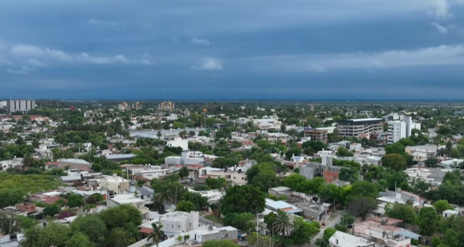 Tras una jornada agobiante, el cielo se cubrió y se esperan tormentas aisladas