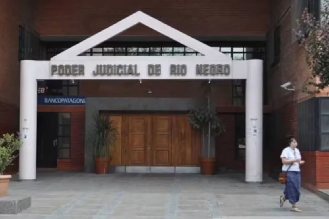 Viedma: la Justicia permitió a un jubilado dejar de pagar la cuota alimentaria a sus hijos adultos