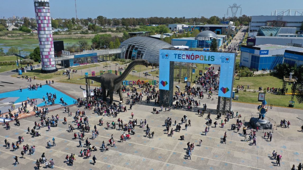 Adorni confimó que el Gobierno licitará la concesión de Tecnópolis