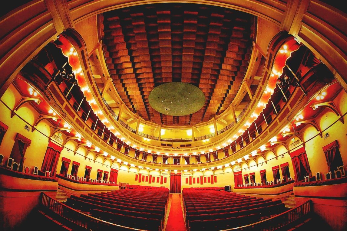 Verano de obras en el Teatro 25 de Mayo para mejorar sus espacios históricos