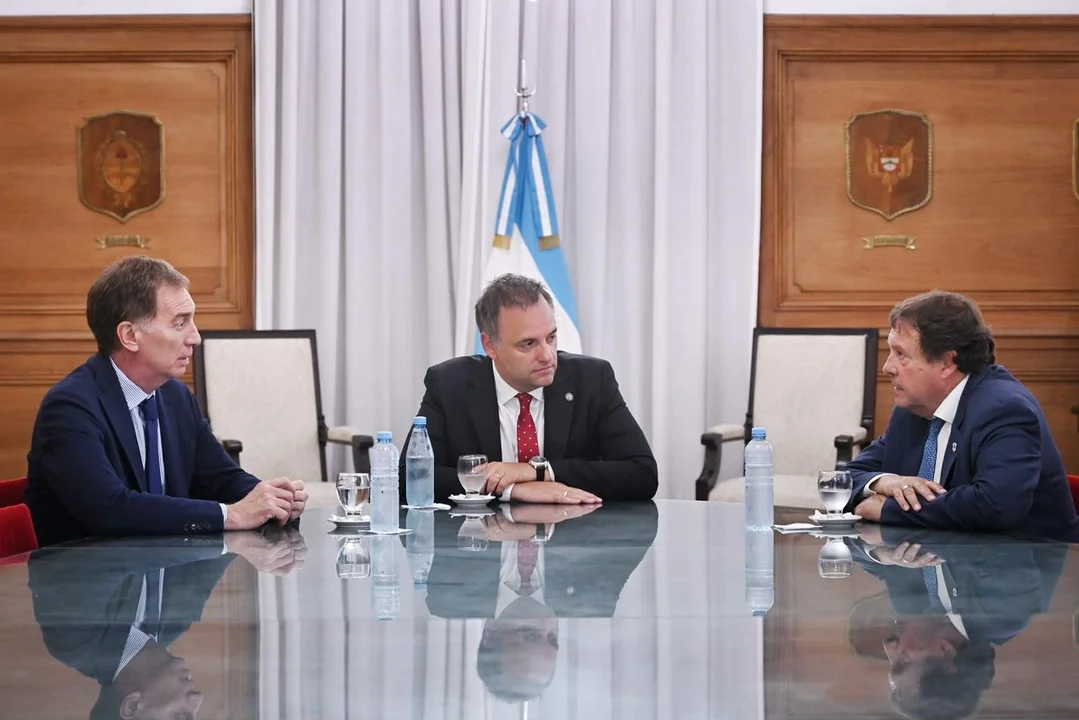 El Gobierno consolida el bloque de gobernadores en apoyo a la reforma laboral
