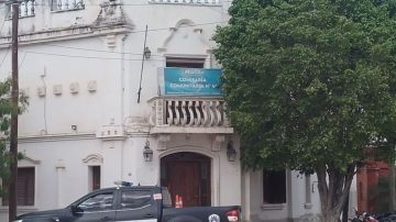 Tensión en Añatuya: ex cuñadas se trenzaron a golpes a la salida de una escuela