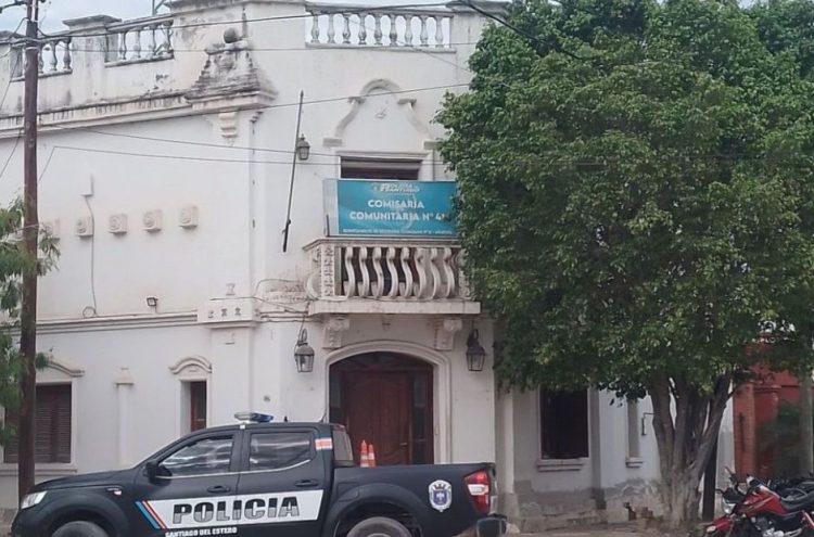 Tensión en Añatuya: ex cuñadas se trenzaron a golpes a la salida de una escuela