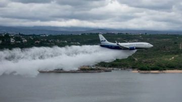 Desde Santiago a la Cordillera: el Boeing 737 FireLiner se suma para combatir el fuego en Chubut