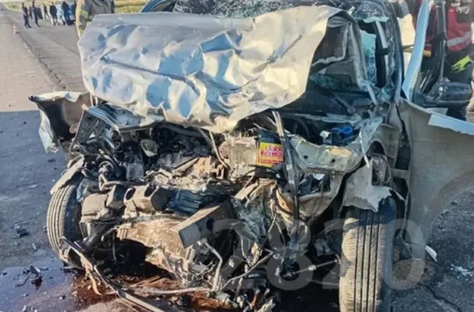 Tres muertos y tres heridos graves tras un choque frontal en la Ruta 20