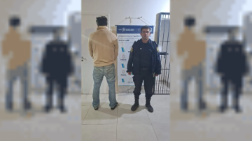 Se fue de vacaciones con sus dos hijos y pagó hotel, comidas y paseos en Pinamar con transferencias truchas