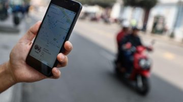 Pareja auxilió a una mujer que era acosada por chofer de Uber: “Gracias a dios comenzaron a seguirlos”