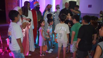 Añatuya se vistió de fiesta con la tradicional llegada de los Reyes Magos