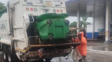 Los trabajos de limpieza de espacios públicos se refuerzan en la ciudad de La Banda