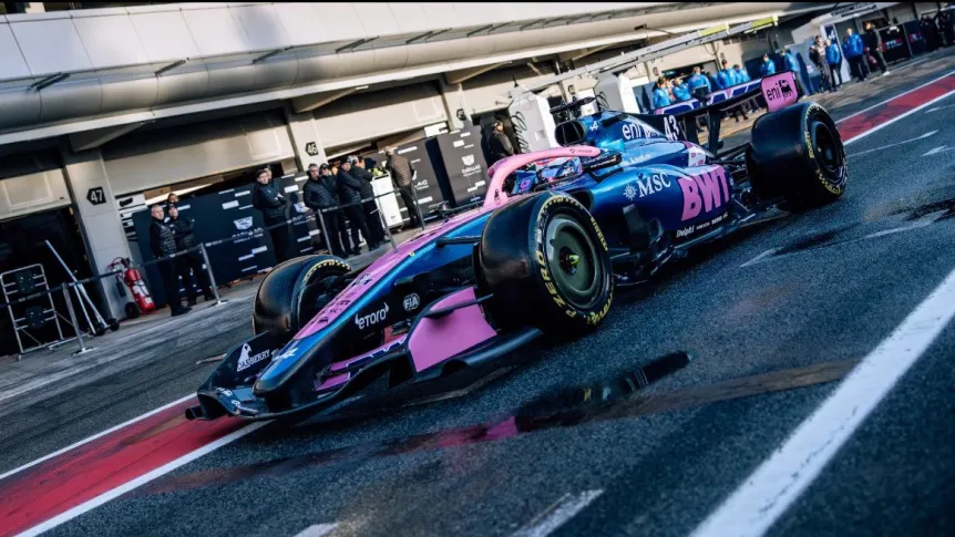 Colapinto superó un inconveniente técnico y completó un test positivo con Alpine en Barcelona