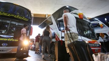 El Gobierno nacional desreguló el control de equipajes en micros de larga distancia