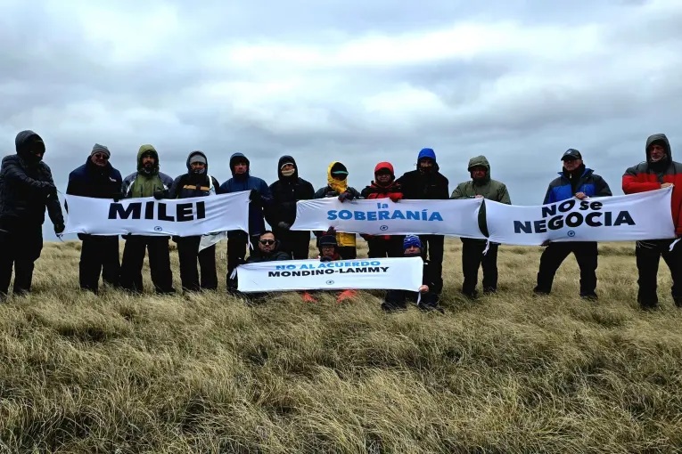 Excombatientes intimaron a Milei a retractarse por sus dichos sobre Malvinas