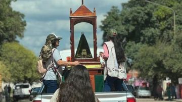 El pueblo salteño se rindió ante la Virgen de Huachana durante su visita misionera
