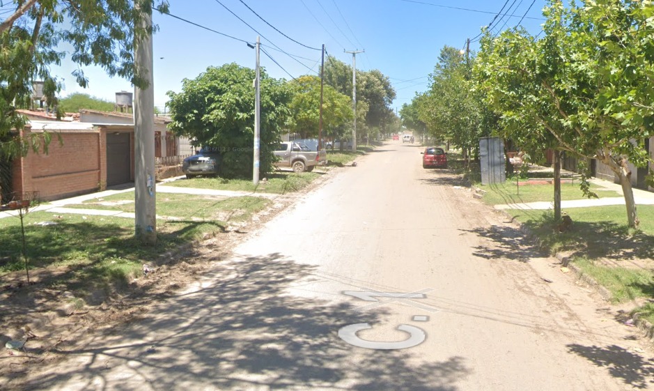 Un joven policía derrapó en su moto al esquivar un perro en el barrio San Fernando