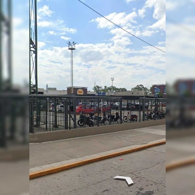 Bajó en el supermercado, regresó a su casa y le faltaba la mochila con $1.300.000 pesos y USD600