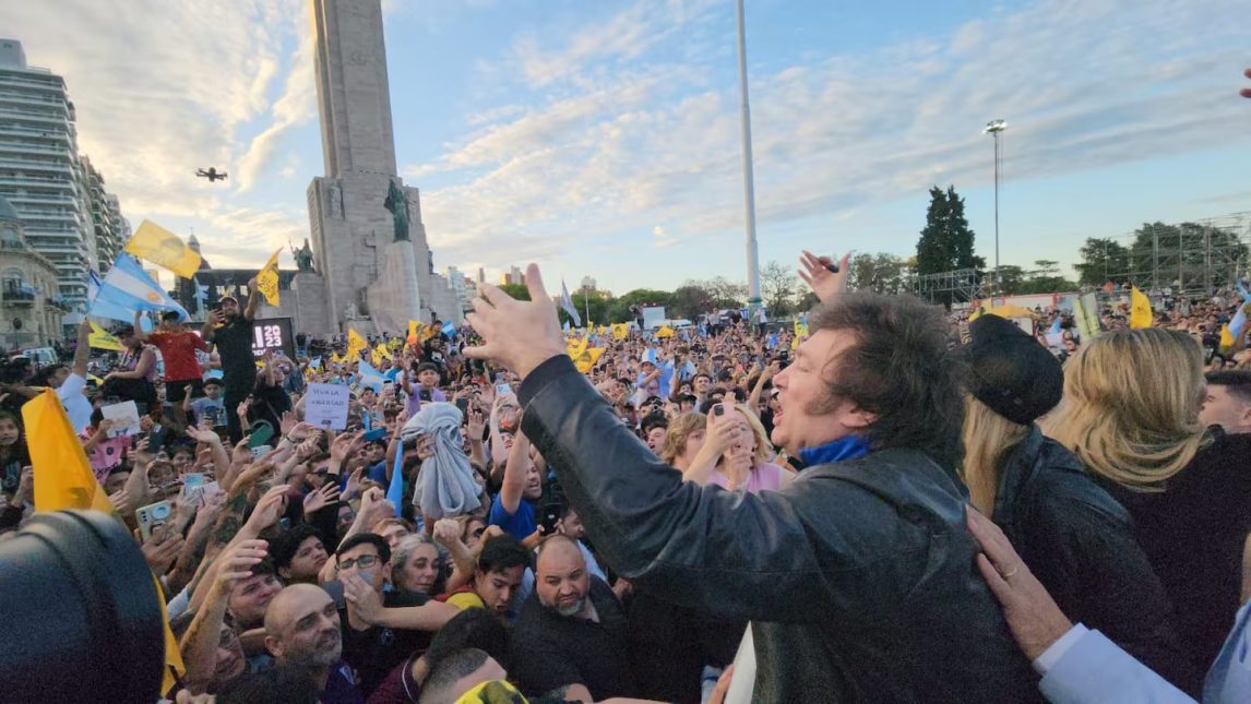 Milei viaja a Mar del Plata para reforzar su imagen y retomar el contacto con sus seguidores