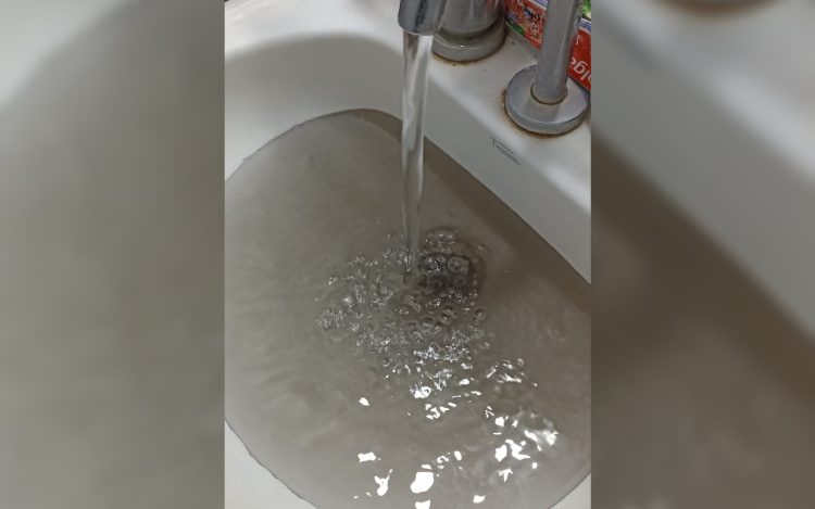 “No se pude consumir”: vecinos del B° Sarmiento reclaman agua potable