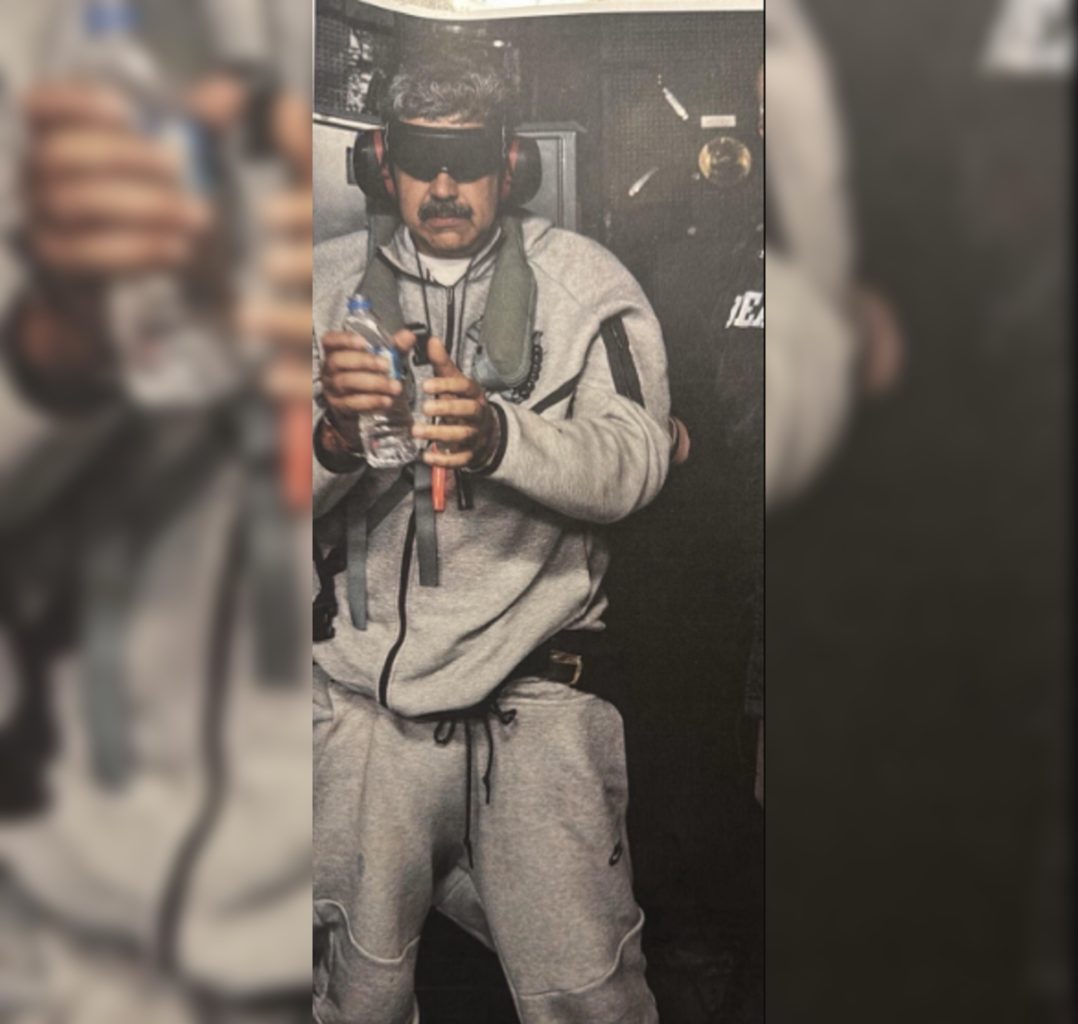 Maduro, esposado y con los ojos cubiertos: Trump publicó la primera foto tras capturarlo en Venezuela