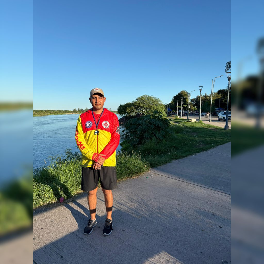 El 2026 ya tiene un héroe: le salvó la vida a una nena de 7 años que se ahogaba en el río por un descuido familiar
