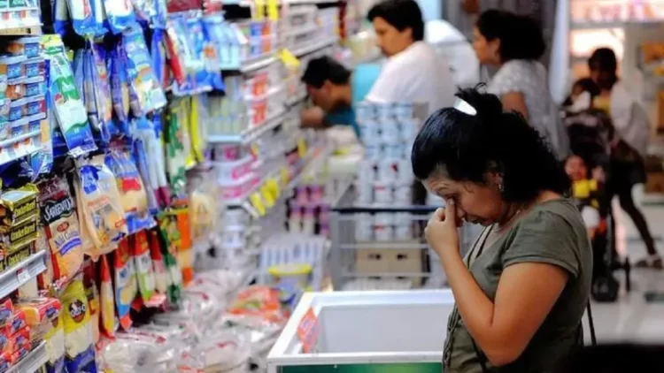El gasto público cayó un 27% y la economía no reacciona