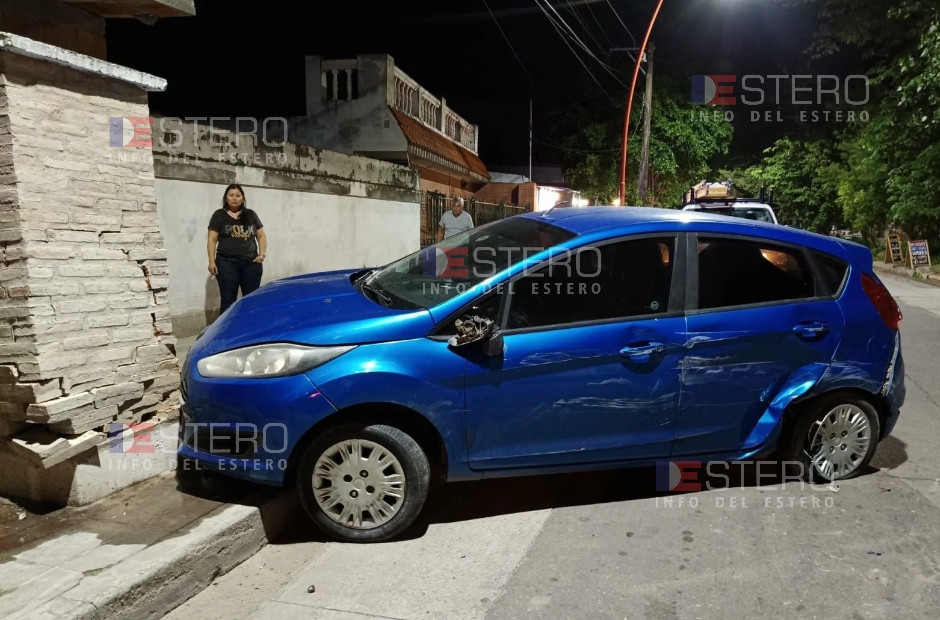 FOTOS: así quedó el auto que se llevó por delante el camión recolector de la Municipalidad