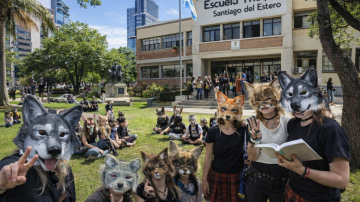 Escuela para therians en Santiago del Estero:  así es el emprendimiento que se viralizó y causa furor