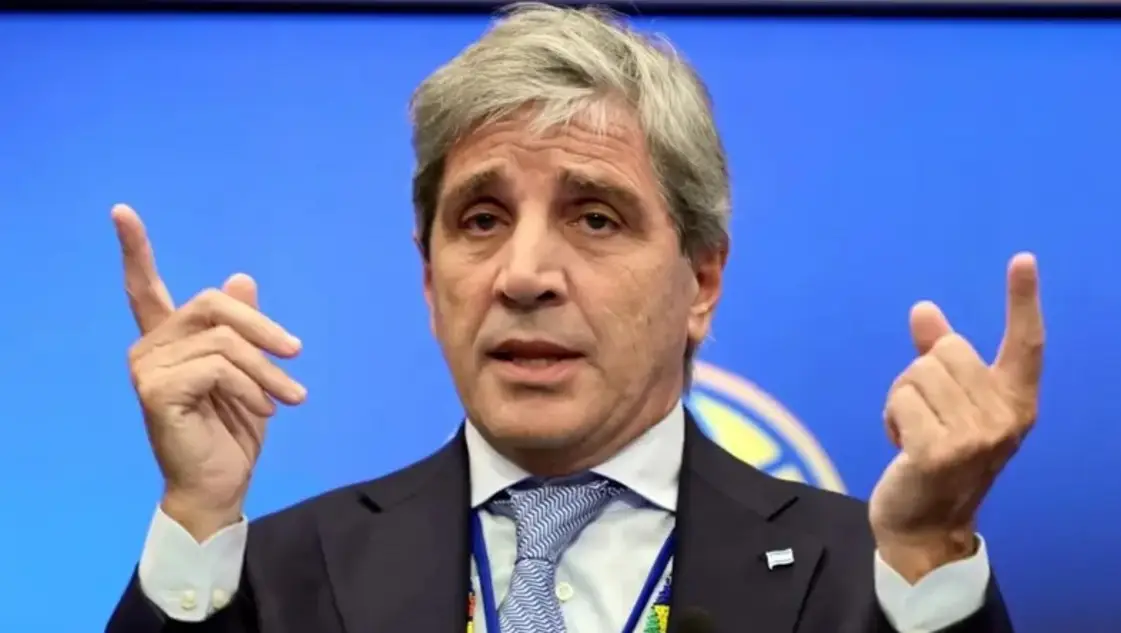 Luis Caputo anunció una prórroga de un año y nuevos incentivos para petróleo y gas