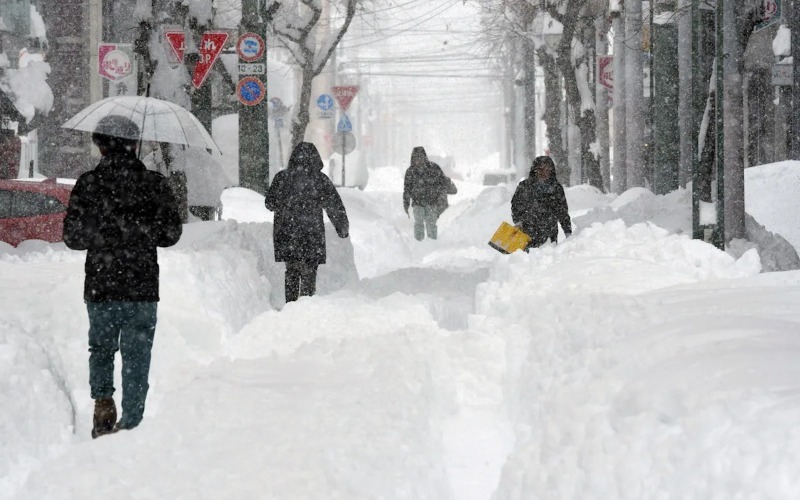 Japón: histórica tormenta de nieve deja 35 muertos y cientos de comunidades aisladas