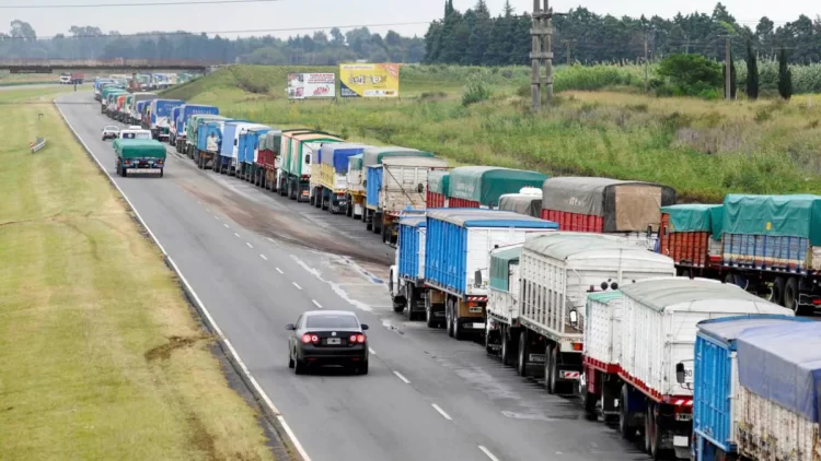 Fletes un 2,08% más caros: el aumento en la logística golpea con fuerza al productor santiagueño