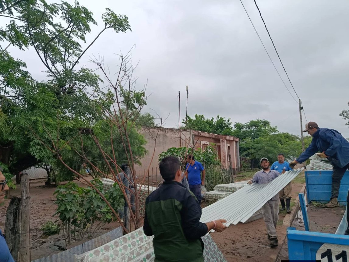 El Gobierno Provincial despliega asistencia en localidades afectadas por las fuertes tormentas y la crecida del río