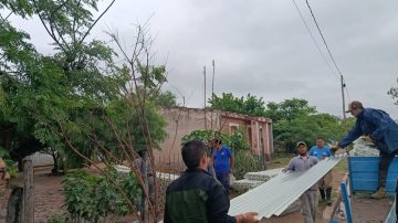 El Gobierno Provincial despliega asistencia en localidades afectadas por las fuertes tormentas y la crecida del río