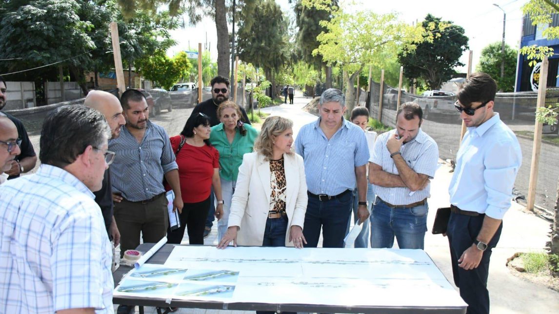 La intendente Fuentes supervisó el Paseo “La Vuelta de Obligado” en el barrio Almirante Brown