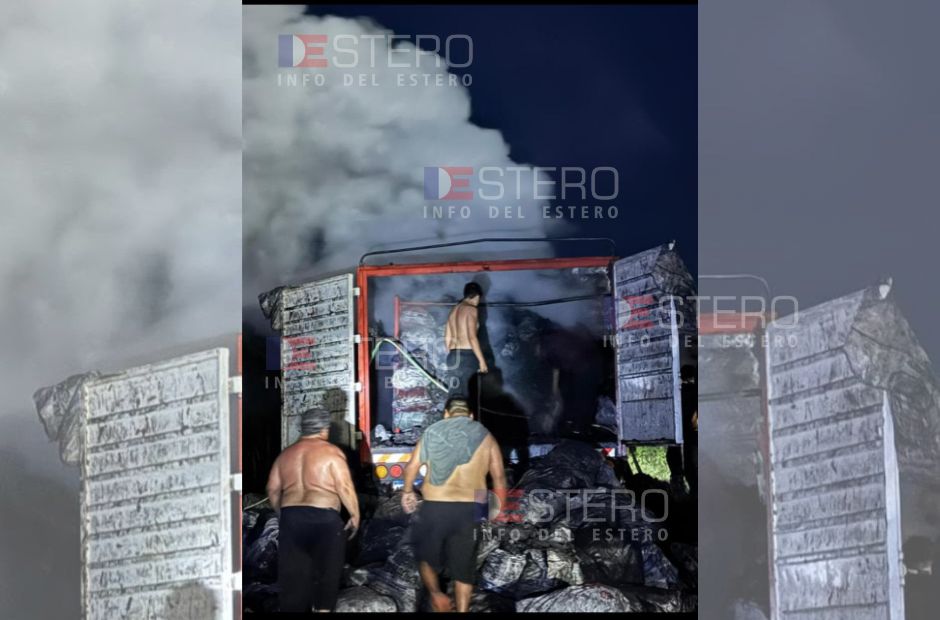 Un camión con toneladas de carbón se incendió cerca de Garza