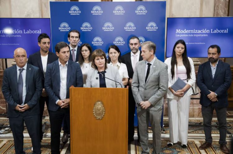 Reforma laboral: Bullrich acordó con aliados cambios en despidos, impuestos y el Estatuto del Periodista