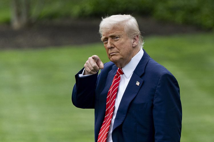 Donald Trump advirtió a Irán “será borrado de la faz de la Tierra si atacan embarcaciones”