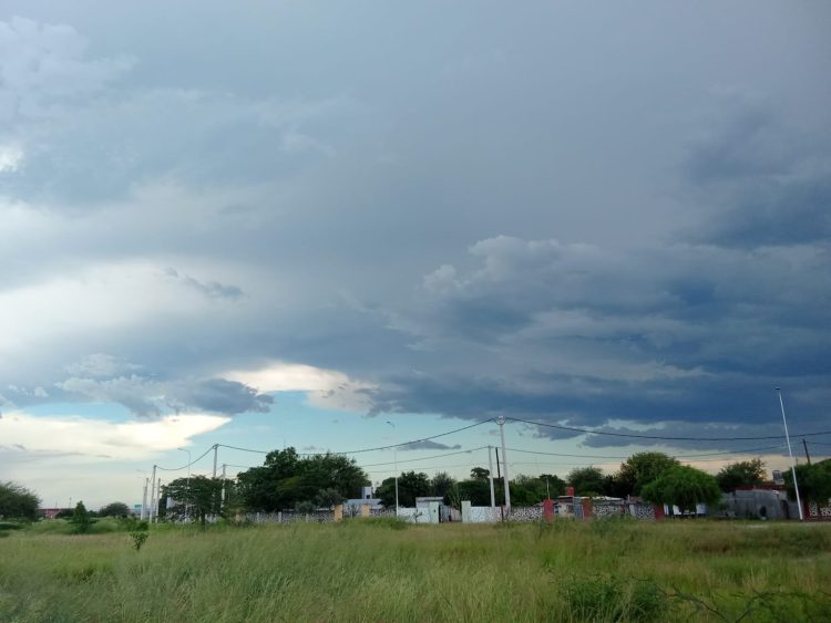 Emiten un aviso a corto plazo por tormentas fuertes y piden tomar precauciones