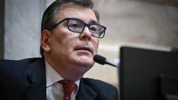 Gerardo Zamora cruzó a la “Oficina de Respuesta Oficial” por los subsidios a las tarifas