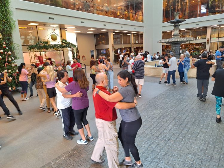 El CCB dicta talleres de Arteterapia, de tango y encuentros de ajedrez para adultos