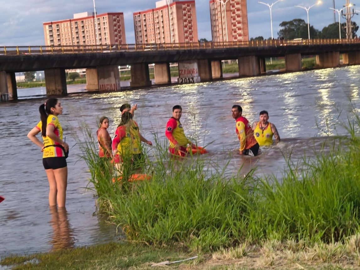 Incertidumbre y relatos confusos: activan el protocolo de búsqueda por un menor que se habría lanzado al río
