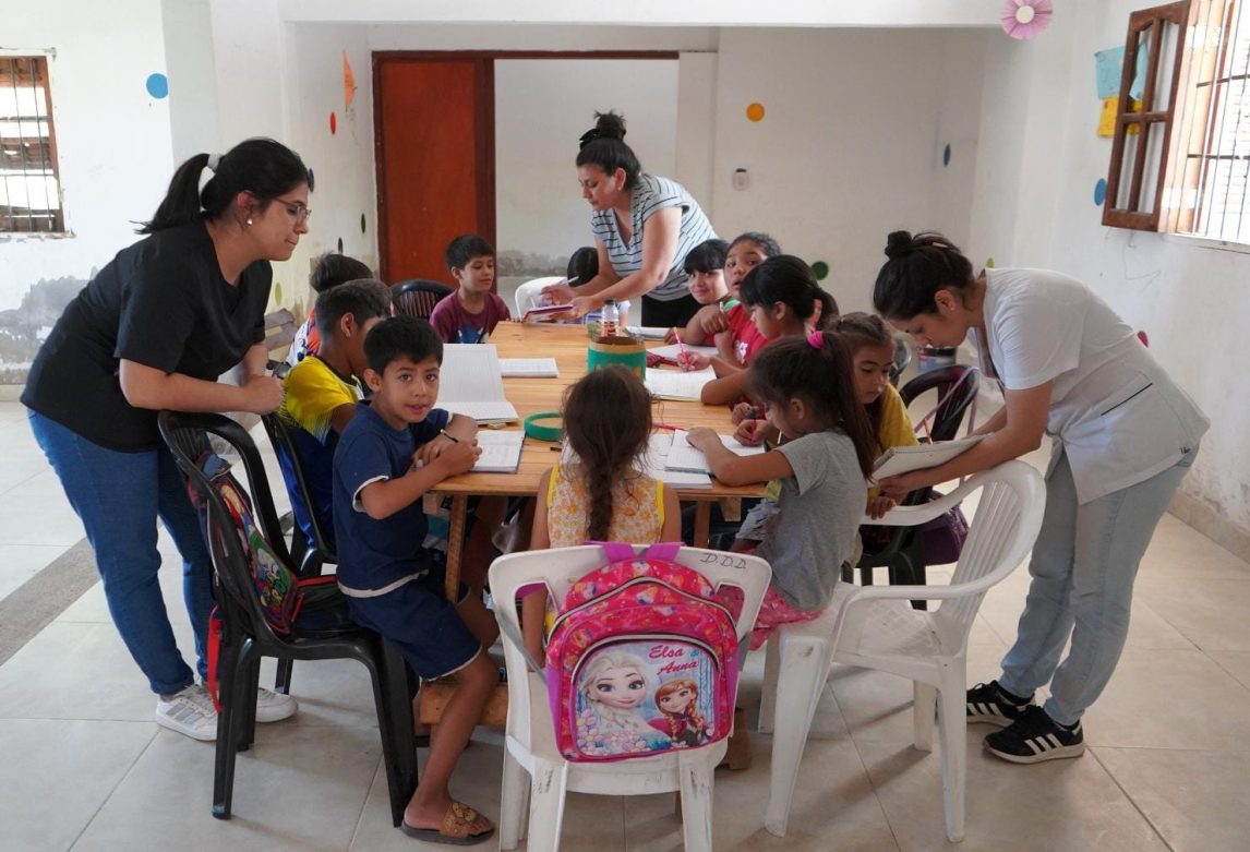 El municipio comenzó a brindar clases gratuitas de apoyo escolar en el barrio Sarmiento