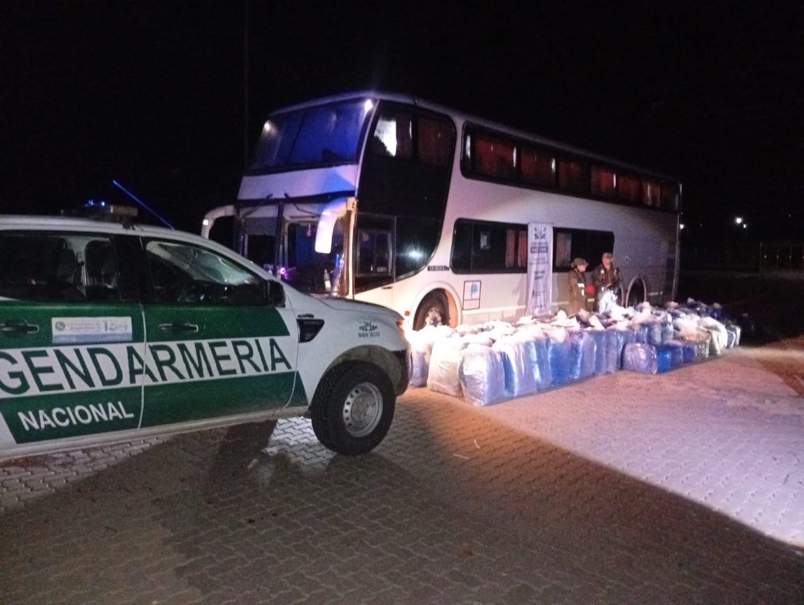Golpe al contrabando: secuestran más de 1.400 kilos de hojas de coca en un “tour de compras”