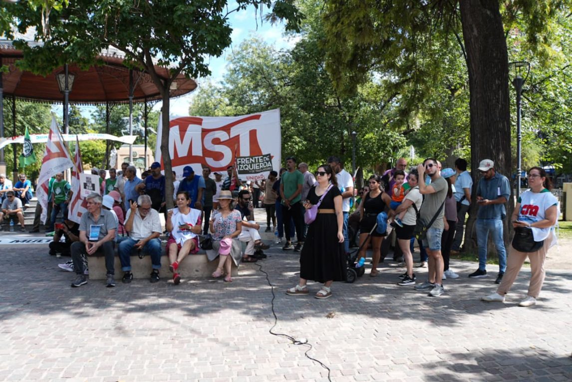 Marcha en Santiago del Estero contra la reforma laboral: fuerte convocatoria en la Plaza Libertad