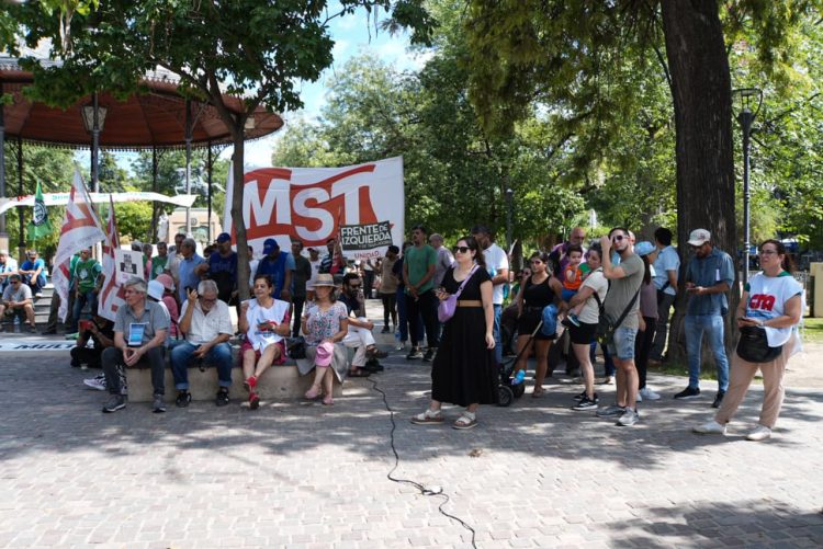 Marcha en Santiago del Estero contra la reforma laboral: fuerte convocatoria en la Plaza Libertad