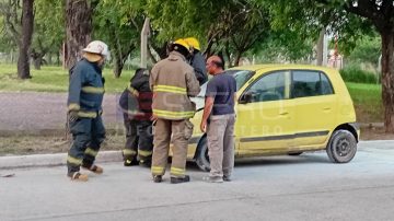 Conductor logró sofocar el incendio de un auto en el ingreso al Aeropuerto