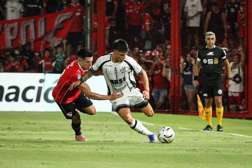 En vivo: Central Córdoba visita a Independiente para ratificar su levantada en el Apertura