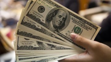 El dólar oficial inició febrero al alza, mientras el Banco Central alcanza reservas récord desde 2021