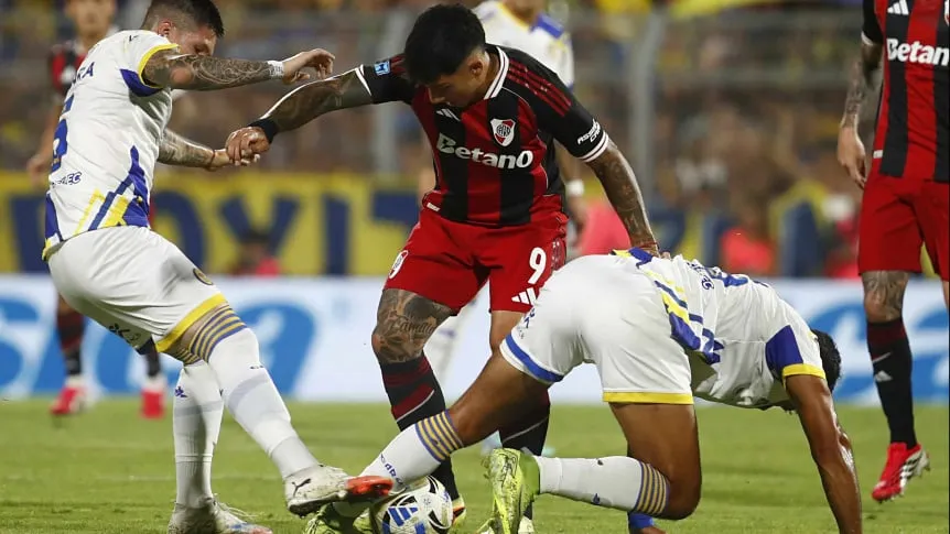 Otro golpe para River: molestias musculares y dudas sobre la continuidad de Driussi